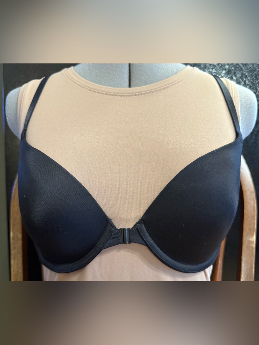 PINK Victoria's Secret Black & Nude Front-Closure T-Shirt Push-Up Bra 34C